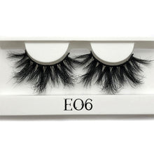 Load image into Gallery viewer, Thick Strip 25mm 3D Mink Lashes
